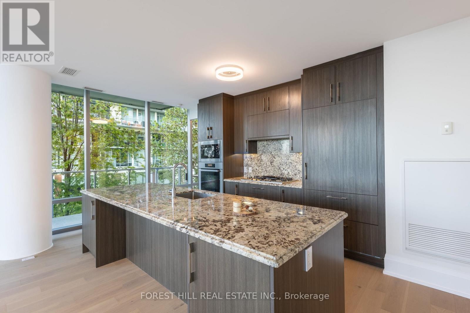 












313 - 39 QUEENS QUAY E

,
Toronto (Waterfront Communities),




Ontario
M5E0A4


