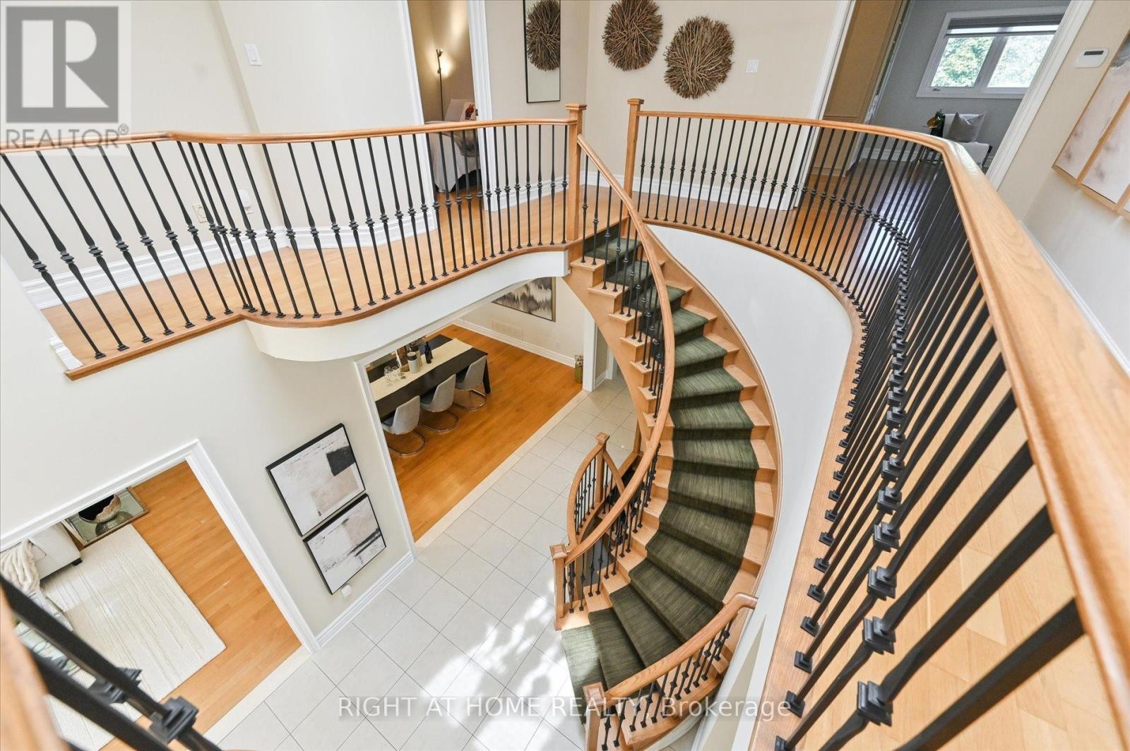 












154 CHARLTON BOULEVARD

,
Toronto (Newtonbrook West),




Ontario
M2R2J1

