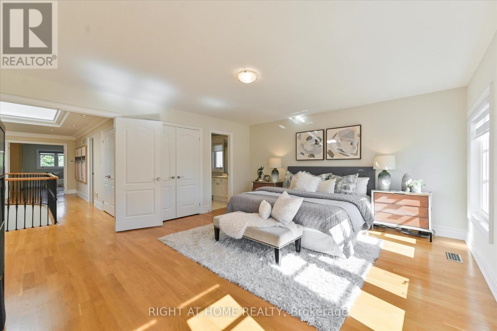 












154 CHARLTON BOULEVARD

,
Toronto (Newtonbrook West),




Ontario
M2R2J1

