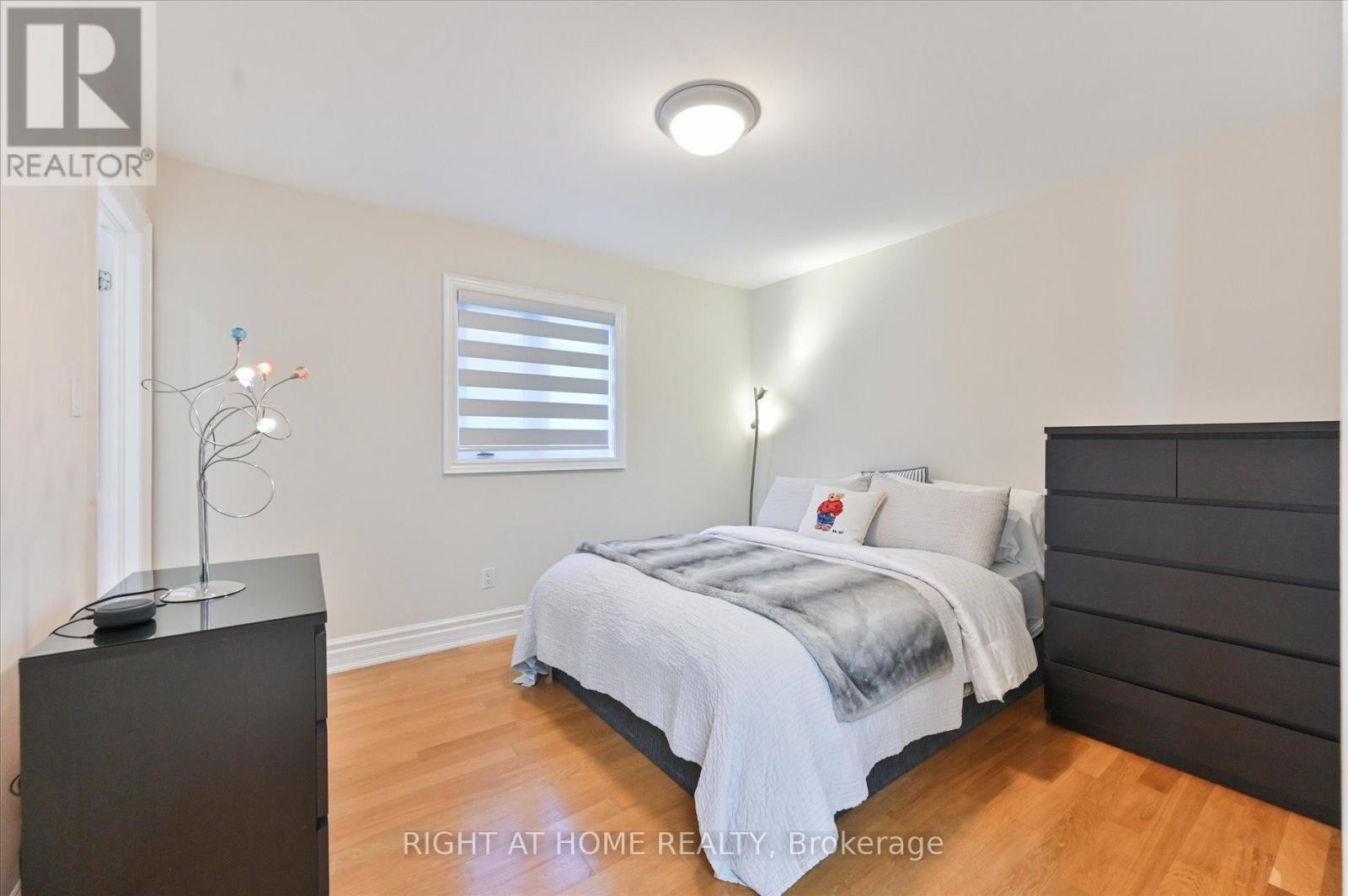 












154 CHARLTON BOULEVARD

,
Toronto (Newtonbrook West),




Ontario
M2R2J1


