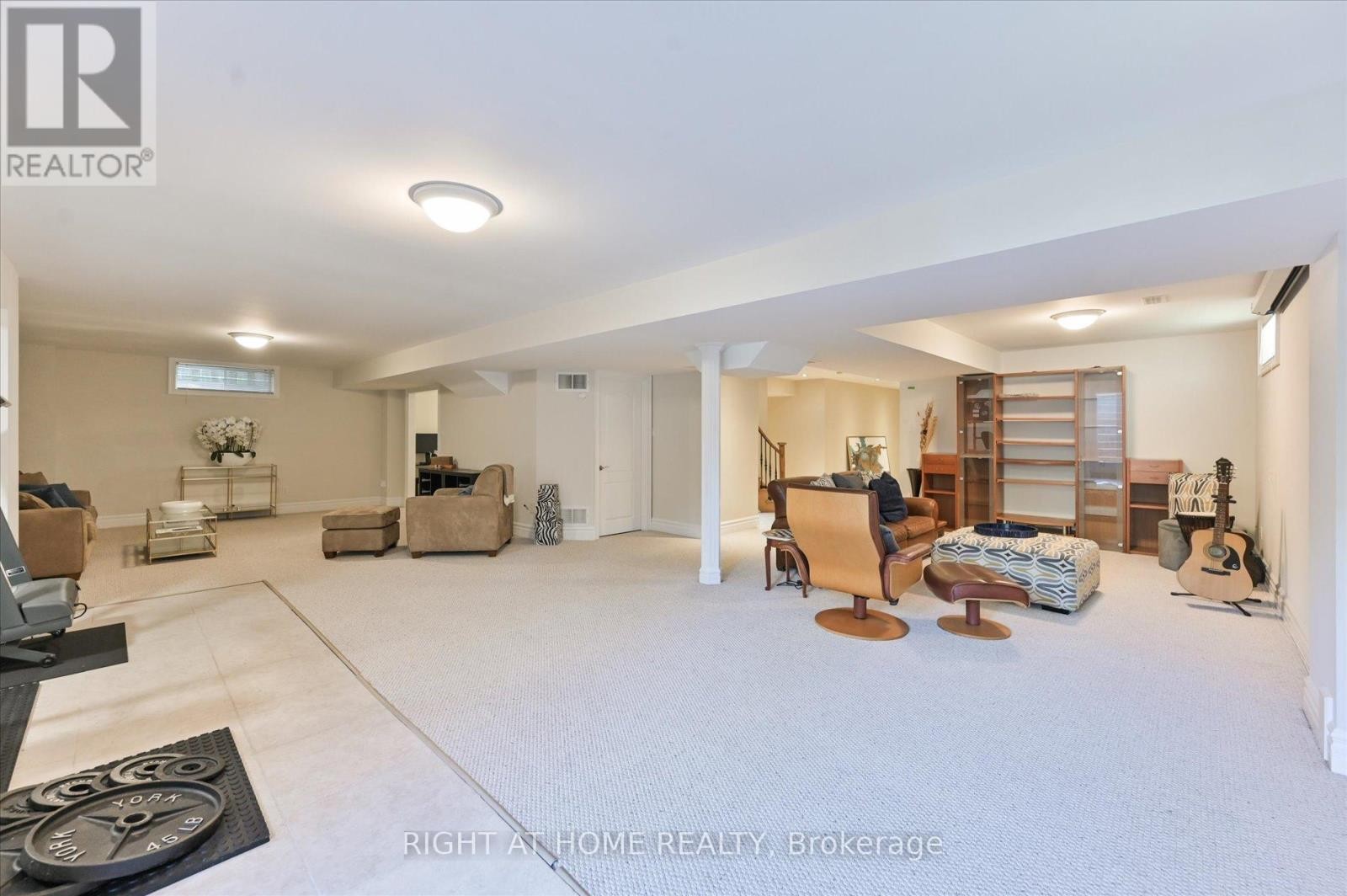 












154 CHARLTON BOULEVARD

,
Toronto (Newtonbrook West),




Ontario
M2R2J1

