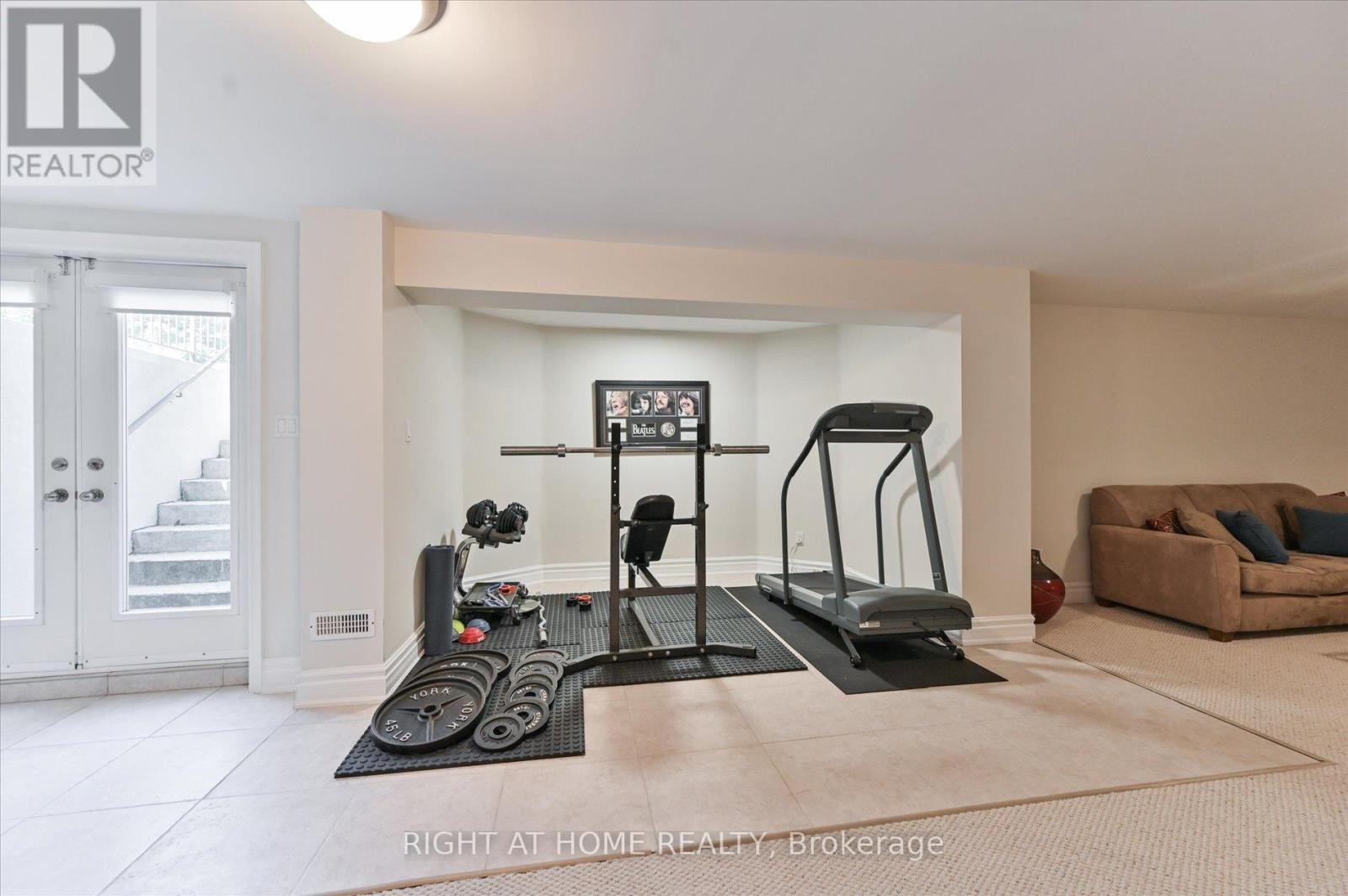 












154 CHARLTON BOULEVARD

,
Toronto (Newtonbrook West),




Ontario
M2R2J1


