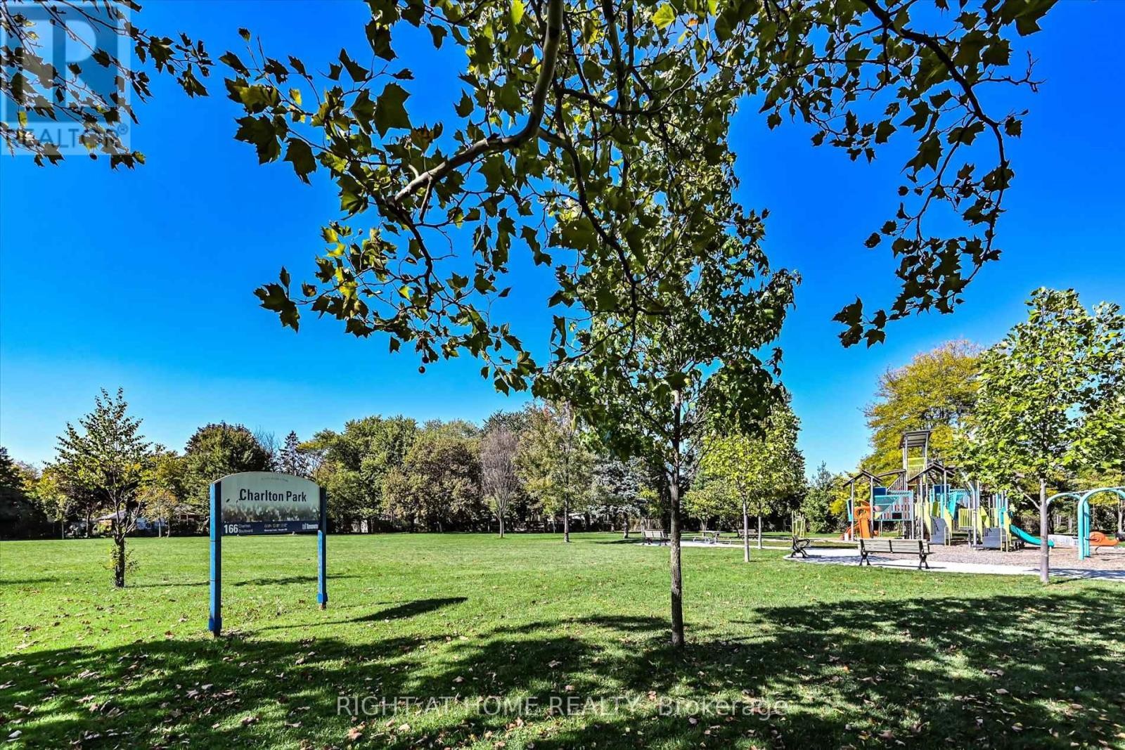 












154 CHARLTON BOULEVARD

,
Toronto (Newtonbrook West),




Ontario
M2R2J1


