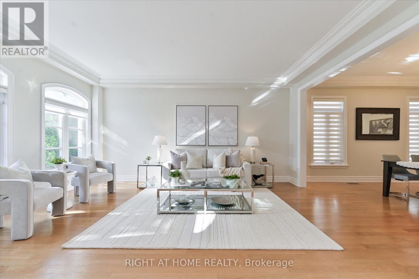 












154 CHARLTON BOULEVARD

,
Toronto (Newtonbrook West),




Ontario
M2R2J1

