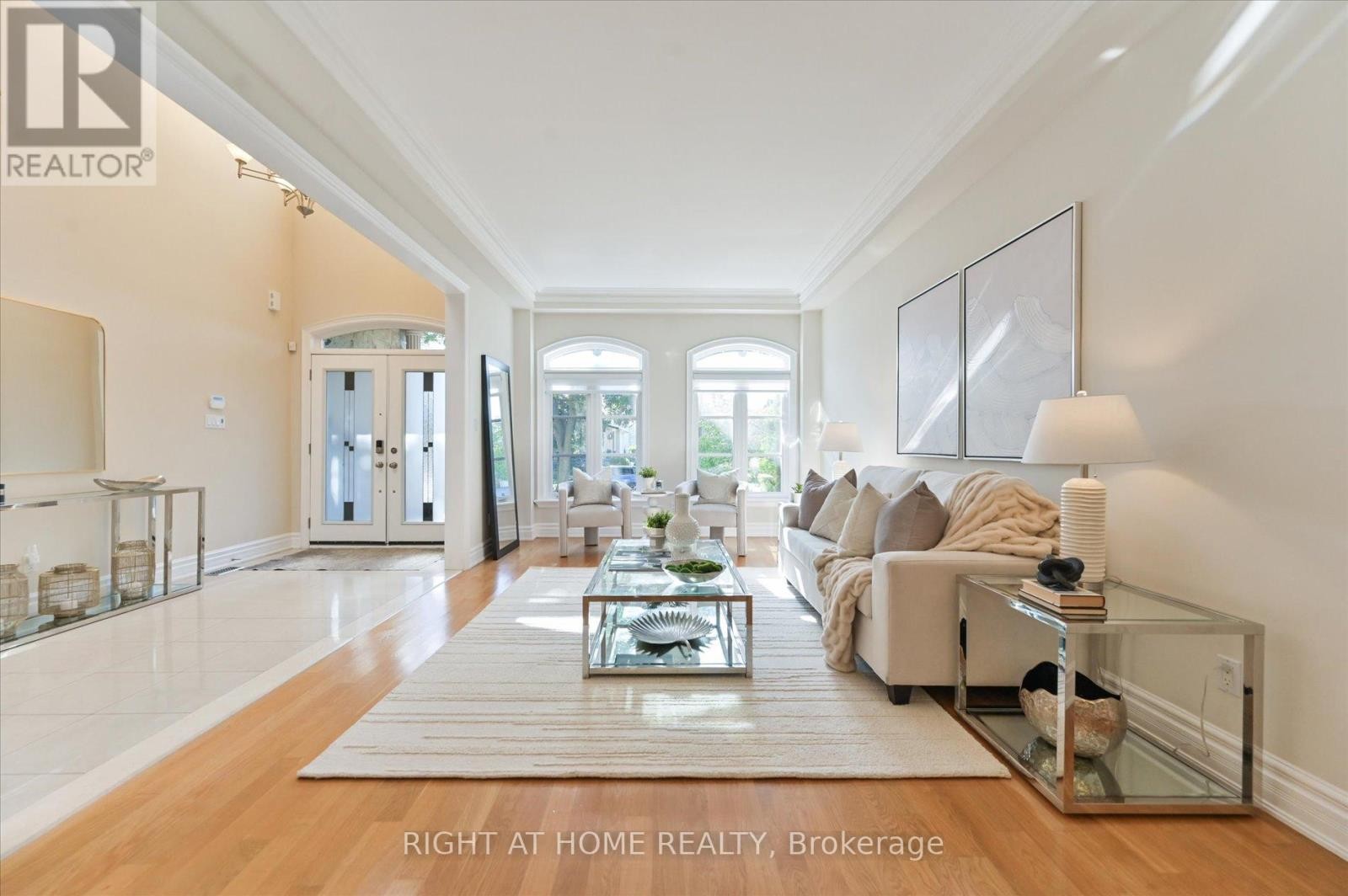 












154 CHARLTON BOULEVARD

,
Toronto (Newtonbrook West),




Ontario
M2R2J1

