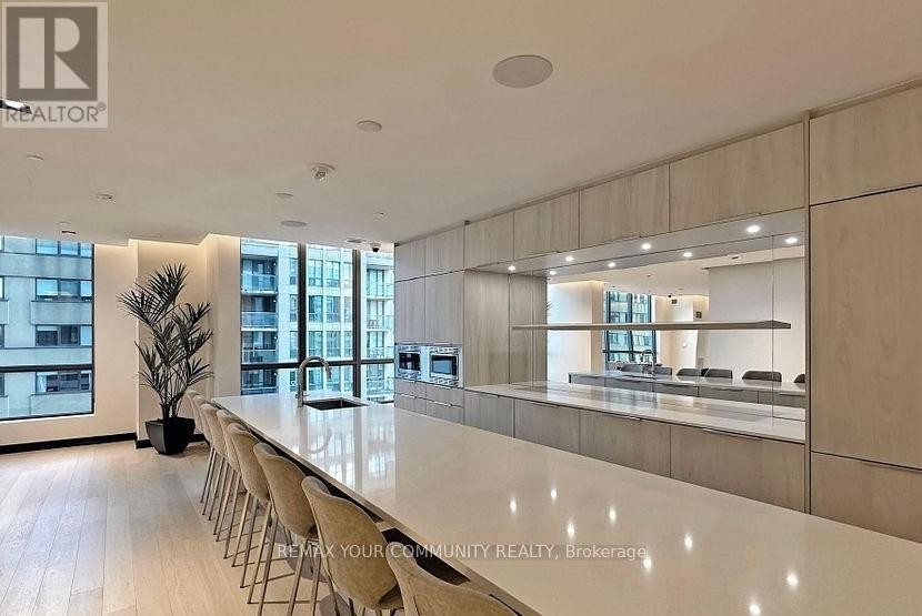 












2601 - 395 BLOOR STREET E

,
Toronto (North St. James Town),




Ontario
M4W0B4

