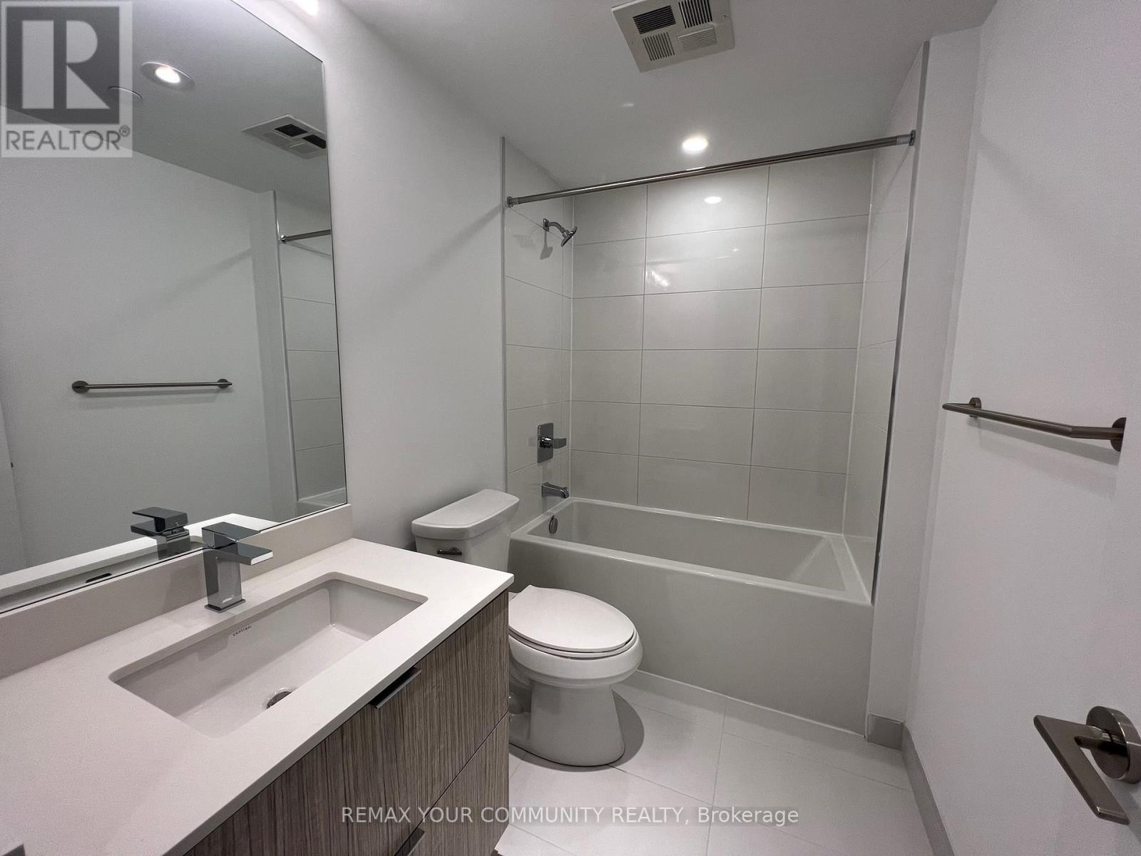 












2601 - 395 BLOOR STREET E

,
Toronto (North St. James Town),




Ontario
M4W0B4

