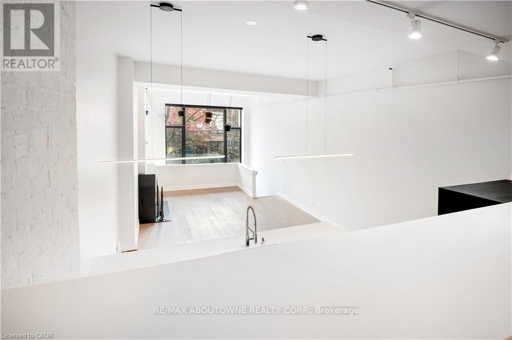 












105 - 676 RICHMOND STREET W

,
Toronto (Niagara),




Ontario
M6J1C3


