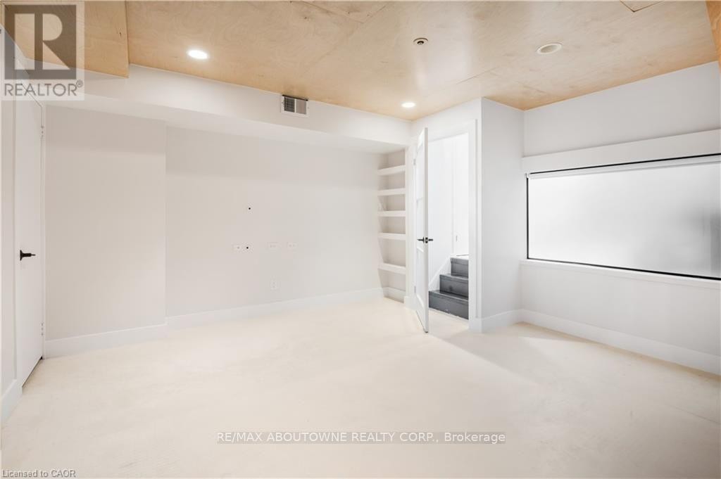 












105 - 676 RICHMOND STREET W

,
Toronto (Niagara),




Ontario
M6J1C3

