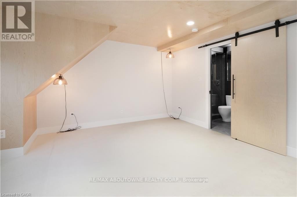 












105 - 676 RICHMOND STREET W

,
Toronto (Niagara),




Ontario
M6J1C3

