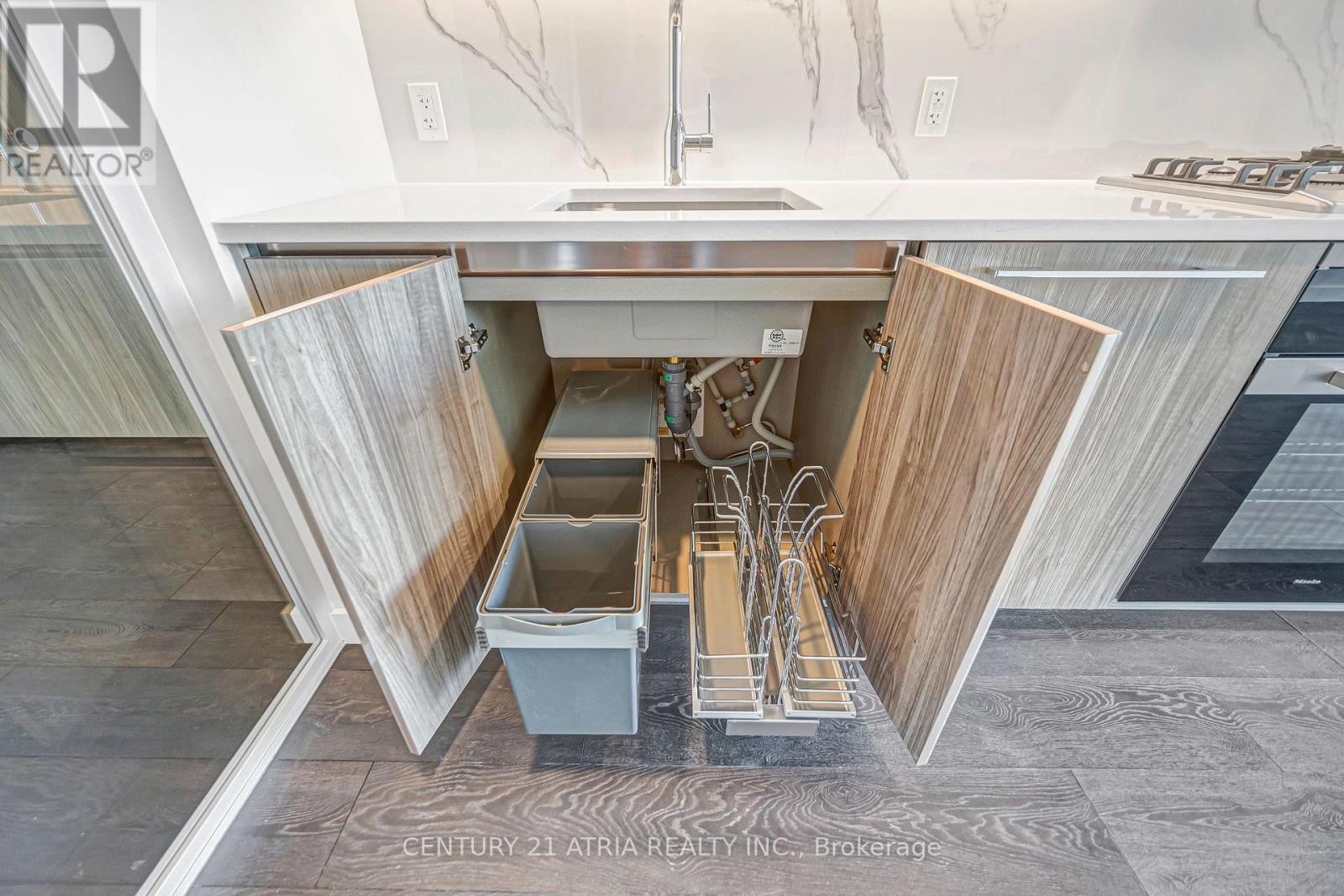 












210 - 18 ESTHER SHINER BOULEVARD

,
Toronto (Bayview Village),




Ontario
M2K0J7


