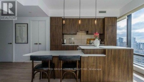 Kitchen/ Dining Rm
