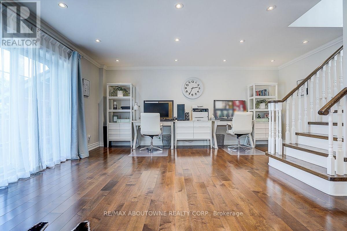 












99 BRAHMS AVENUE

,
Toronto (Hillcrest Village),




Ontario
M2H1H5

