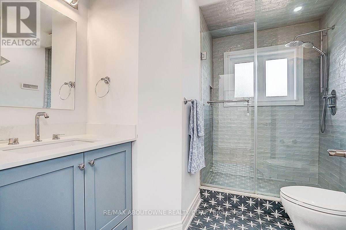 












99 BRAHMS AVENUE

,
Toronto (Hillcrest Village),




Ontario
M2H1H5

