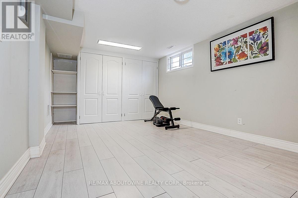 












99 BRAHMS AVENUE

,
Toronto (Hillcrest Village),




Ontario
M2H1H5

