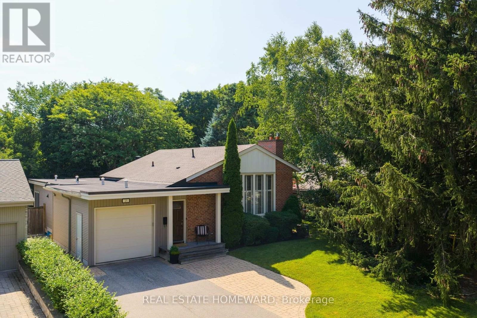 












25 TALWOOD DRIVE

,
Toronto (Banbury-Don Mills),




Ontario
M3B2P4

