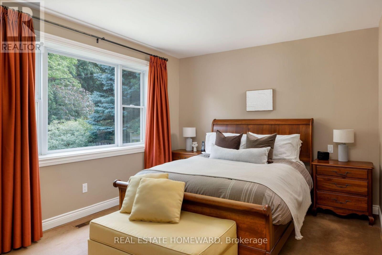 












25 TALWOOD DRIVE

,
Toronto (Banbury-Don Mills),




Ontario
M3B2P4

