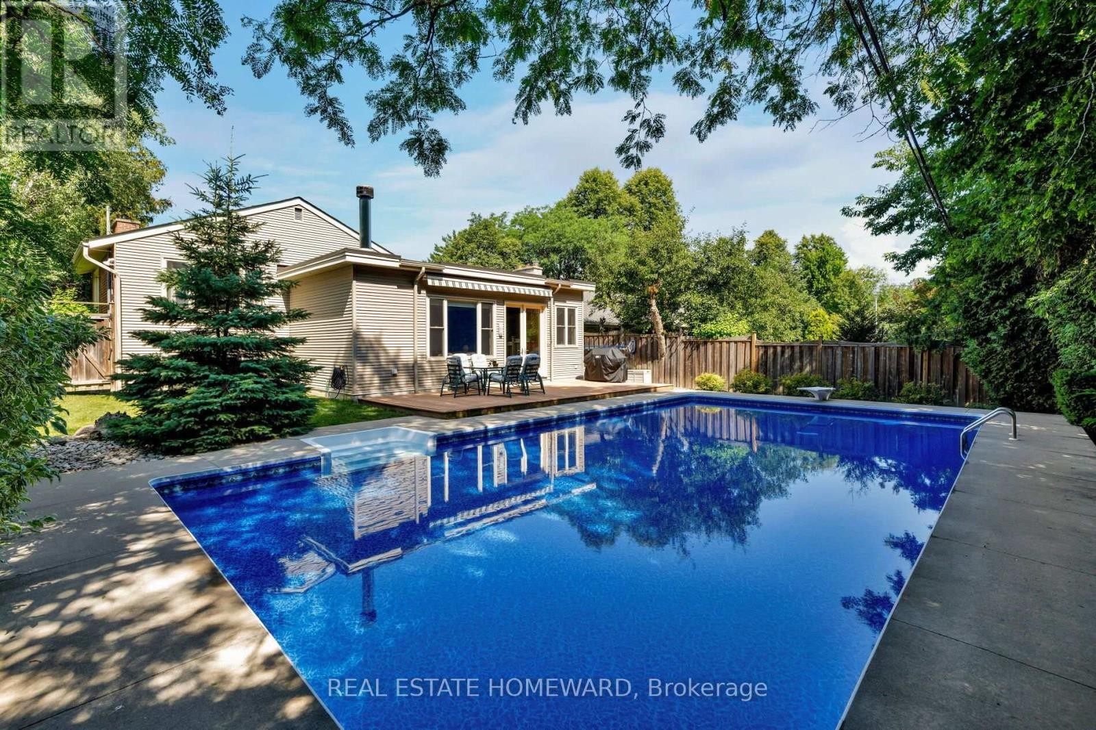 












25 TALWOOD DRIVE

,
Toronto (Banbury-Don Mills),




Ontario
M3B2P4


