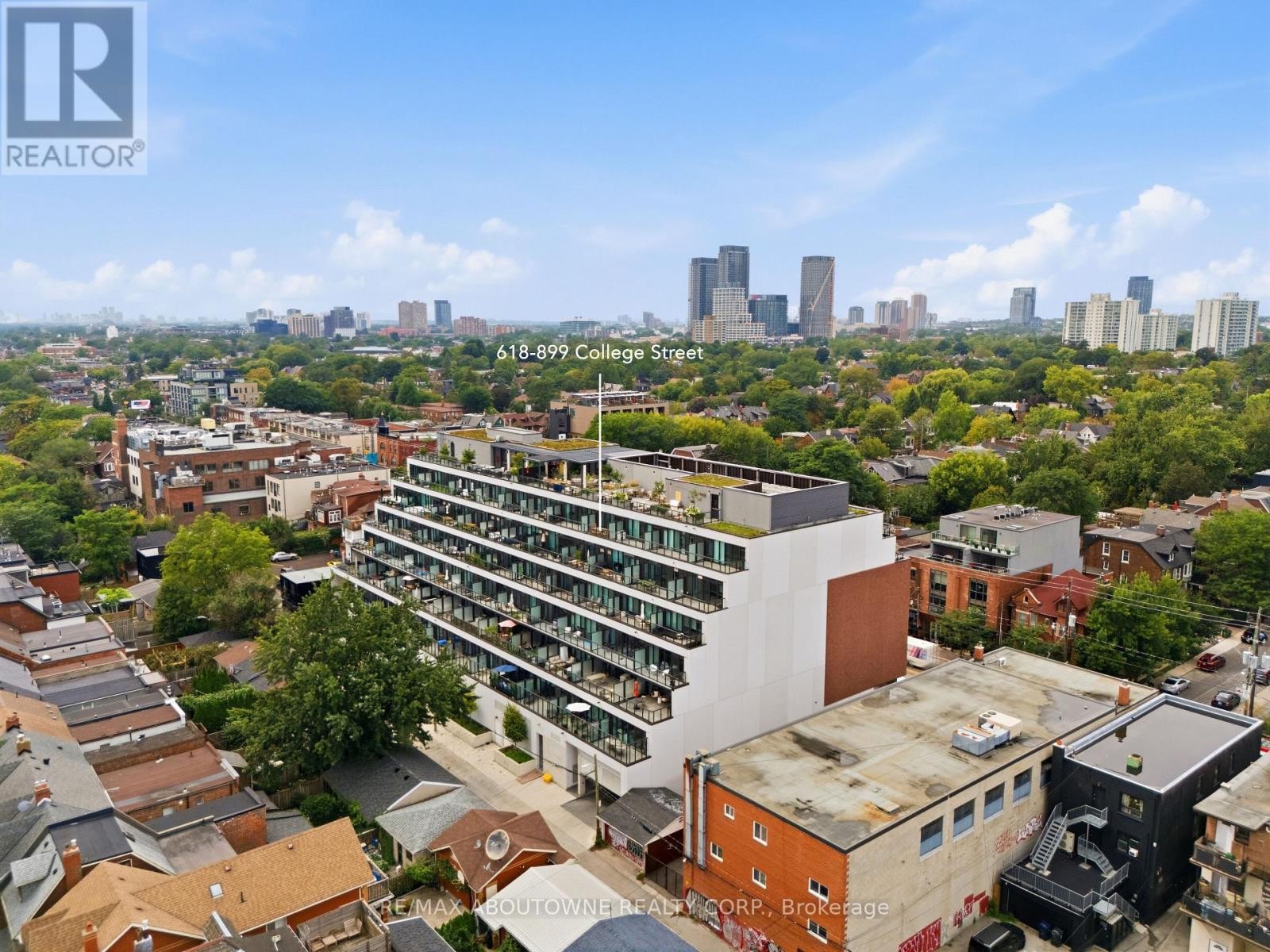 












PH618 - 899 COLLEGE STREET

,
Toronto (Trinity-Bellwoods),




Ontario
M6H3P7

