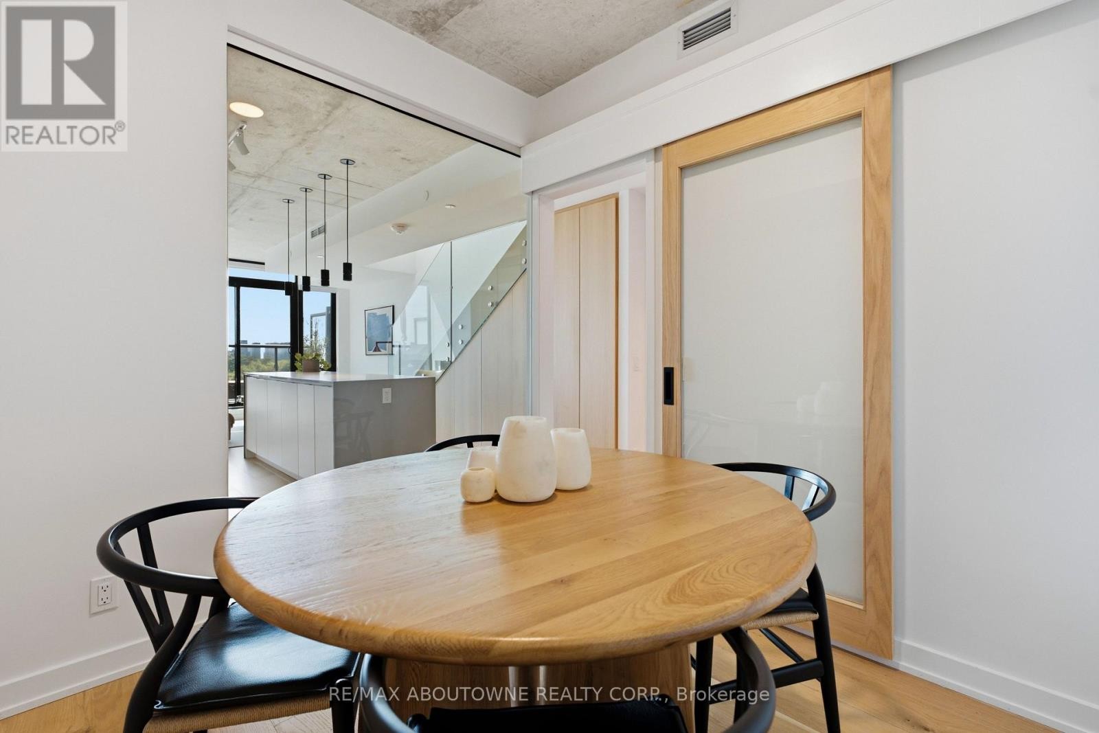 












PH618 - 899 COLLEGE STREET

,
Toronto (Trinity-Bellwoods),




Ontario
M6H3P7

