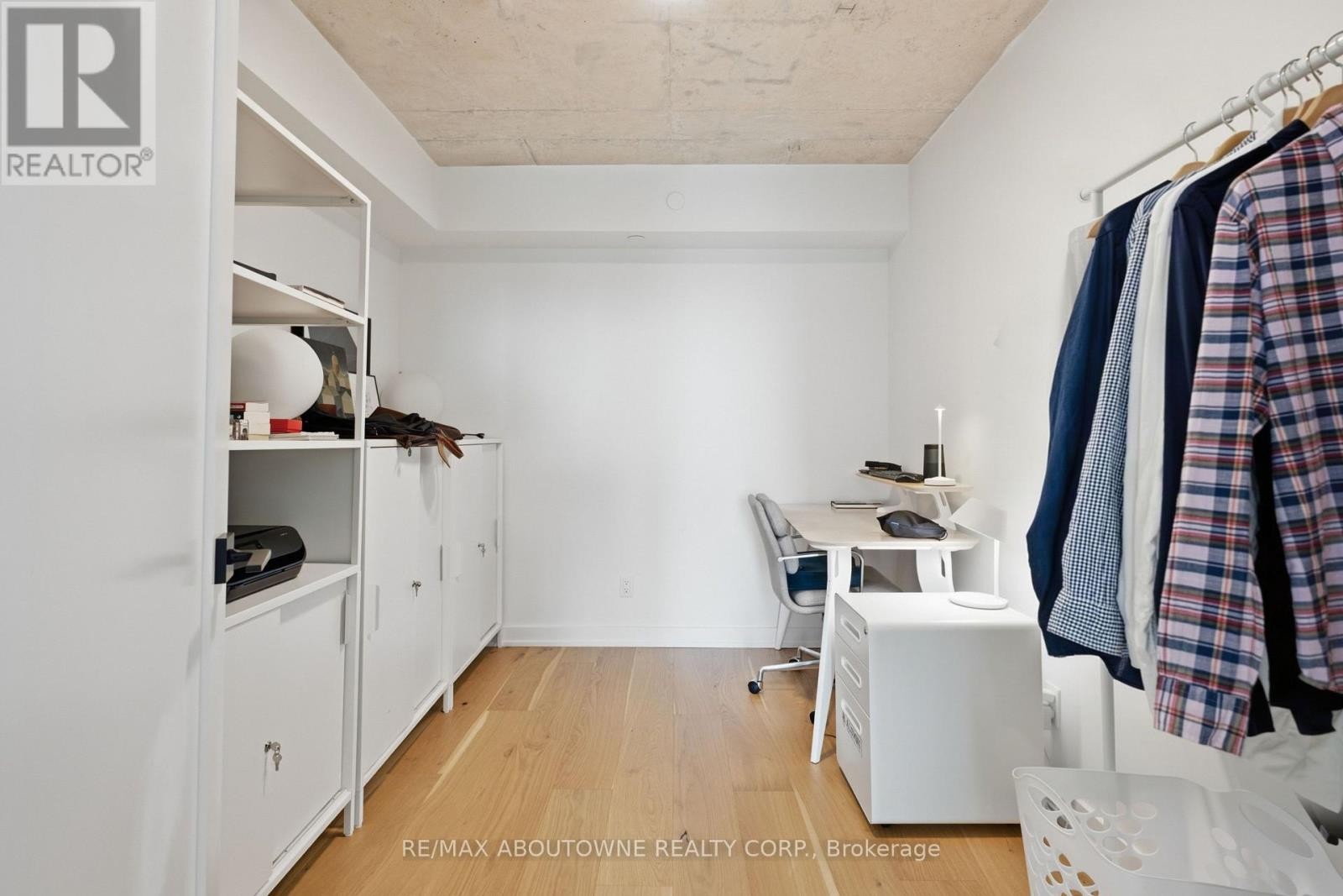 












PH618 - 899 COLLEGE STREET

,
Toronto (Trinity-Bellwoods),




Ontario
M6H3P7

