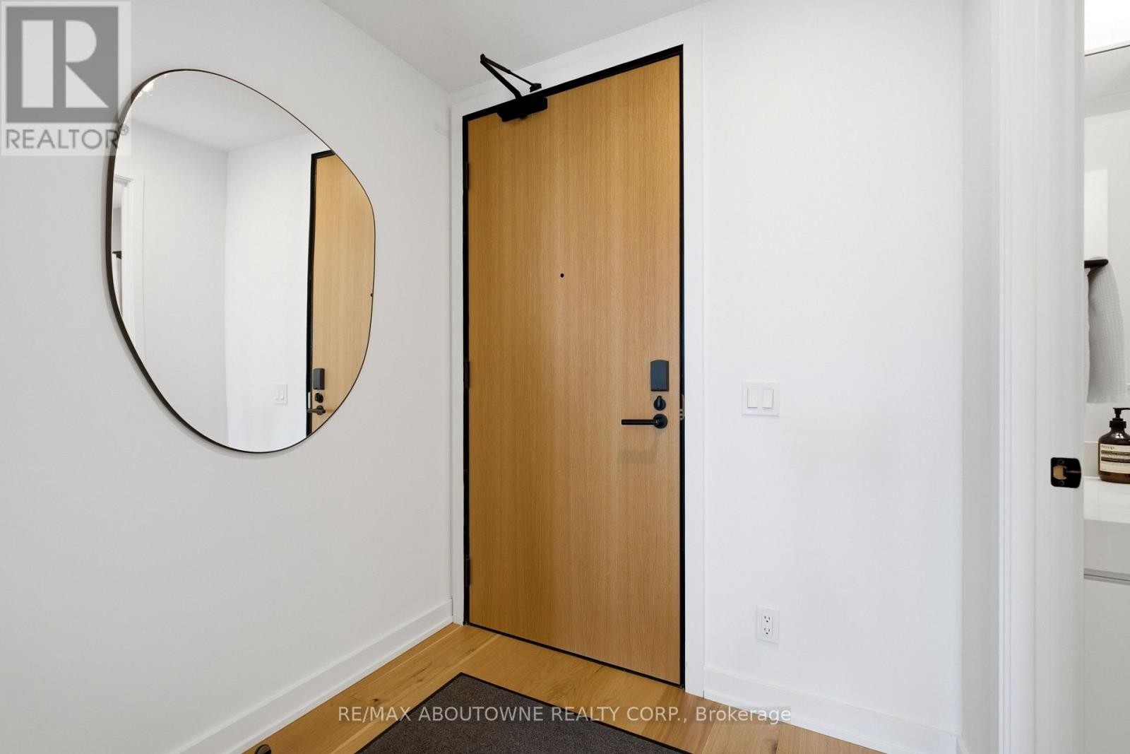 












PH618 - 899 COLLEGE STREET

,
Toronto (Trinity-Bellwoods),




Ontario
M6H3P7

