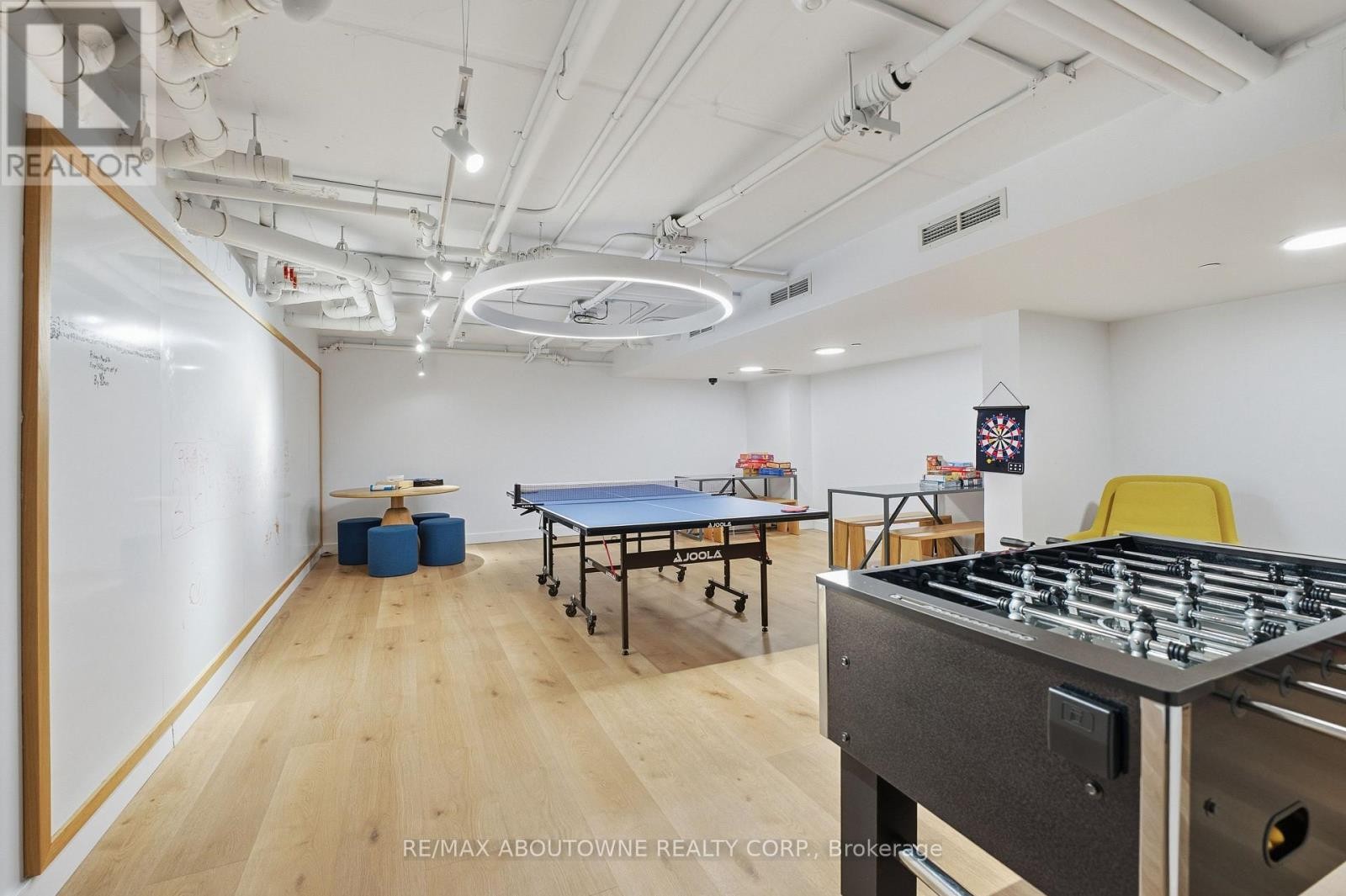 












PH618 - 899 COLLEGE STREET

,
Toronto (Trinity-Bellwoods),




Ontario
M6H3P7

