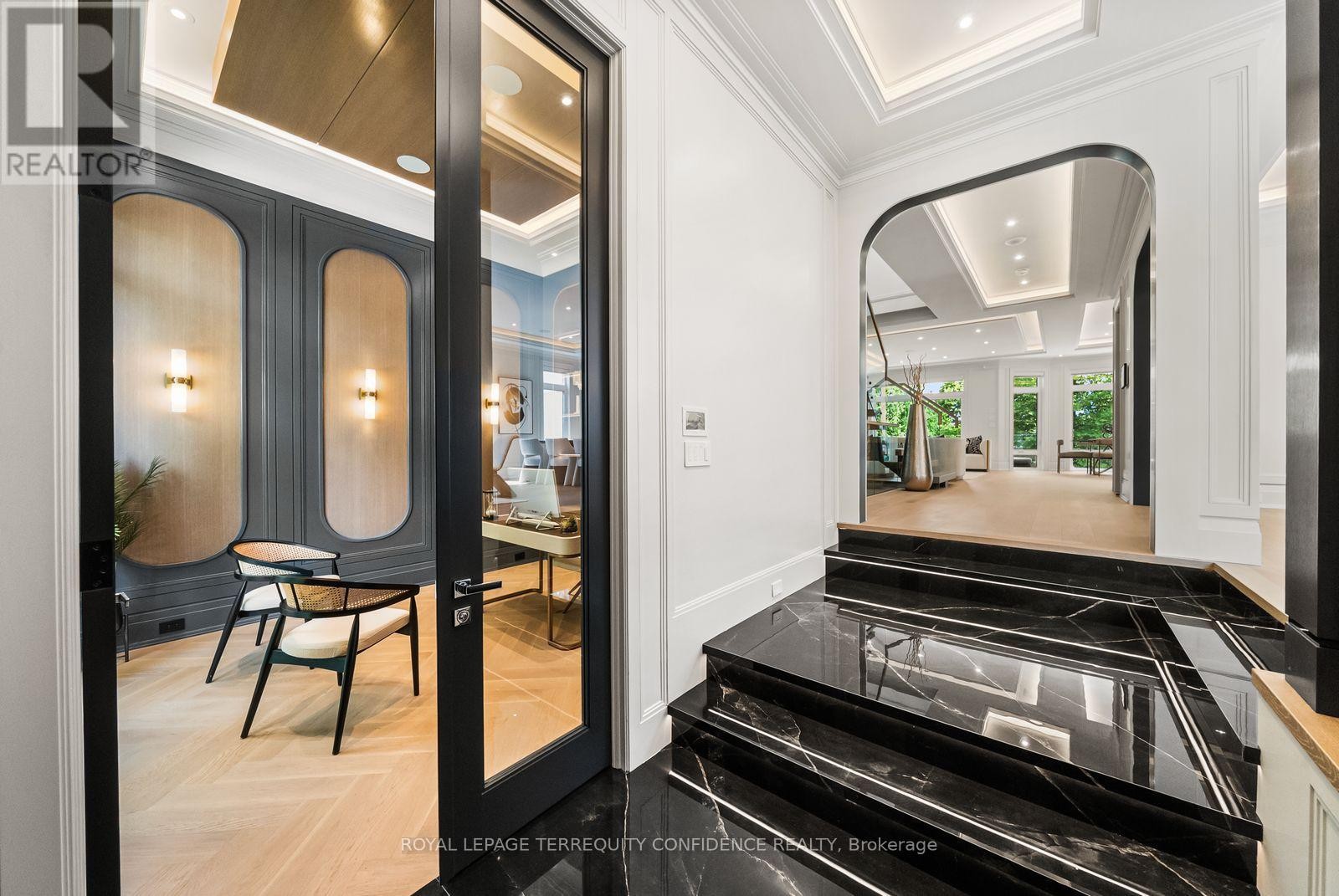 












31 PALOMINO CRESCENT

,
Toronto (Bayview Village),




Ontario
M2K1W2

