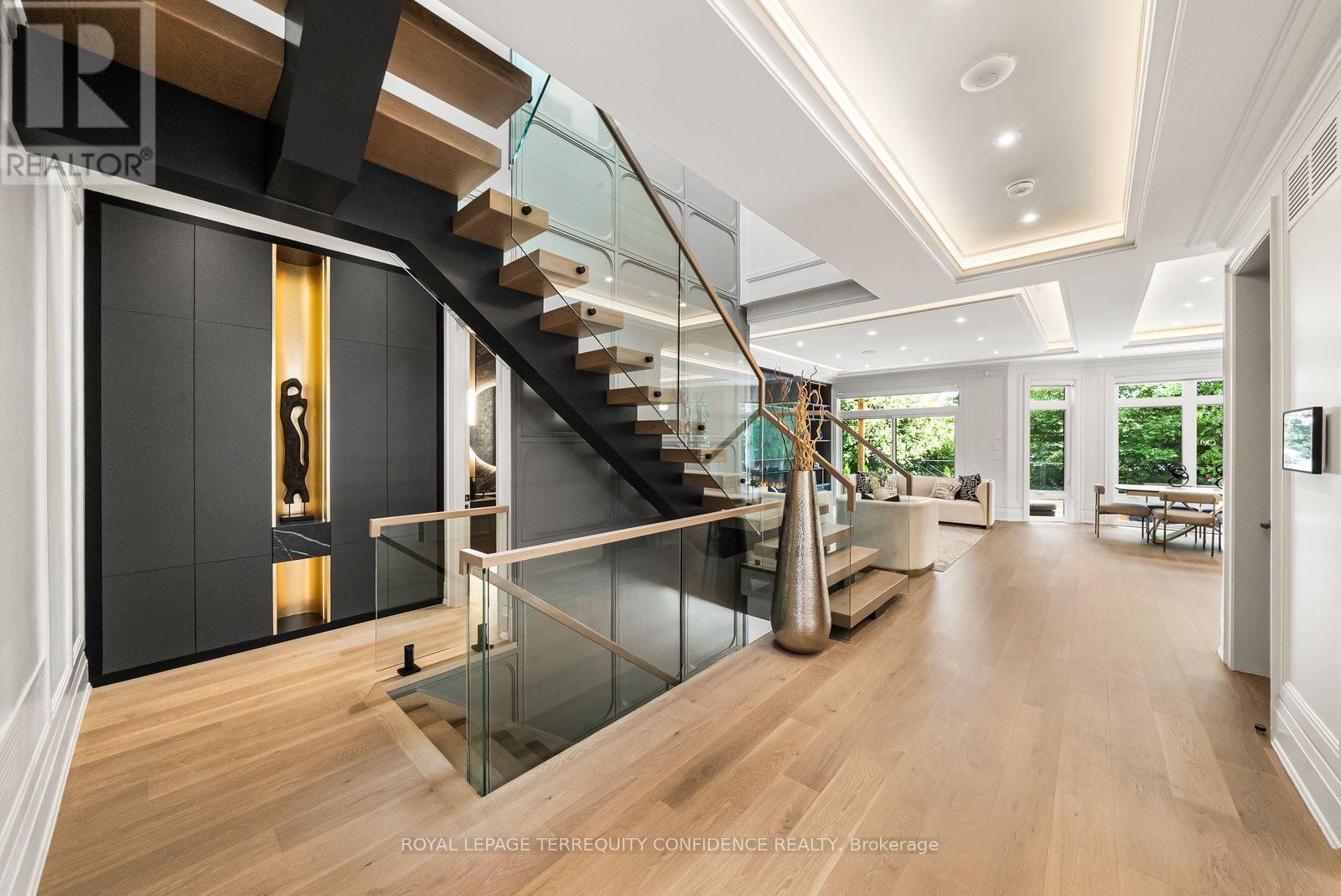












31 PALOMINO CRESCENT

,
Toronto (Bayview Village),




Ontario
M2K1W2

