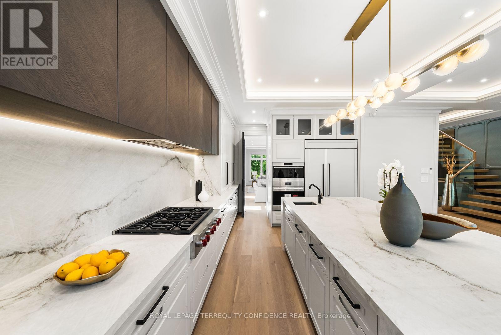 












31 PALOMINO CRESCENT

,
Toronto (Bayview Village),




Ontario
M2K1W2

