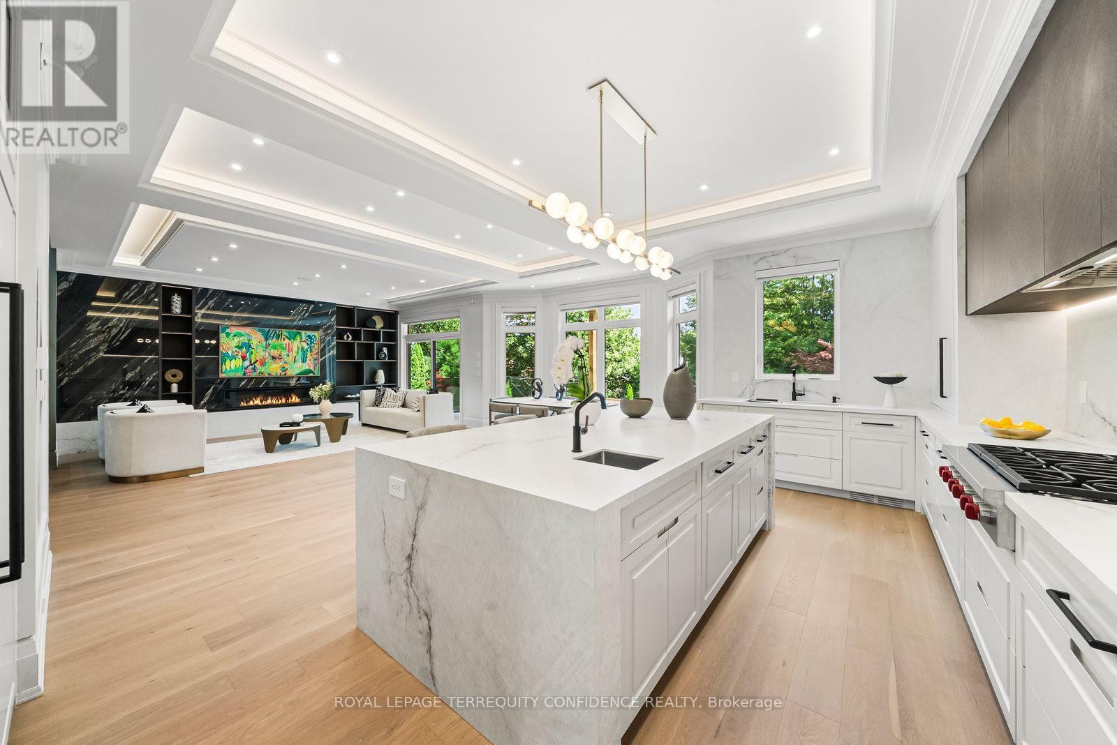 












31 PALOMINO CRESCENT

,
Toronto (Bayview Village),




Ontario
M2K1W2

