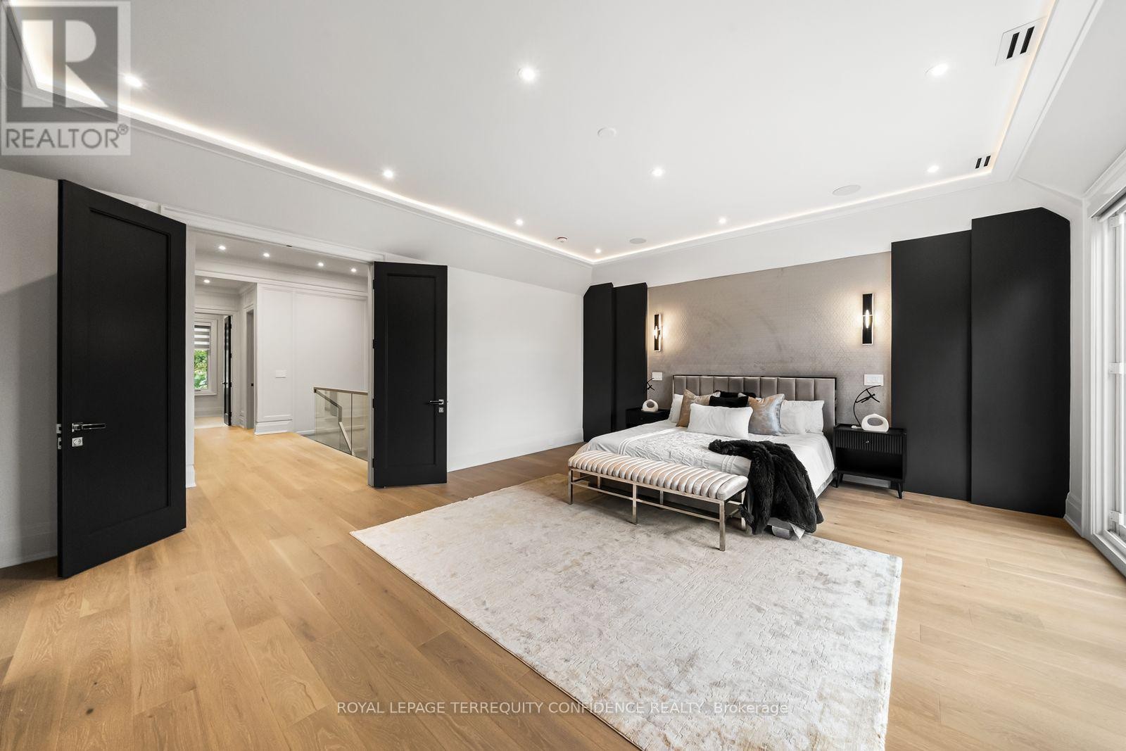 












31 PALOMINO CRESCENT

,
Toronto (Bayview Village),




Ontario
M2K1W2

