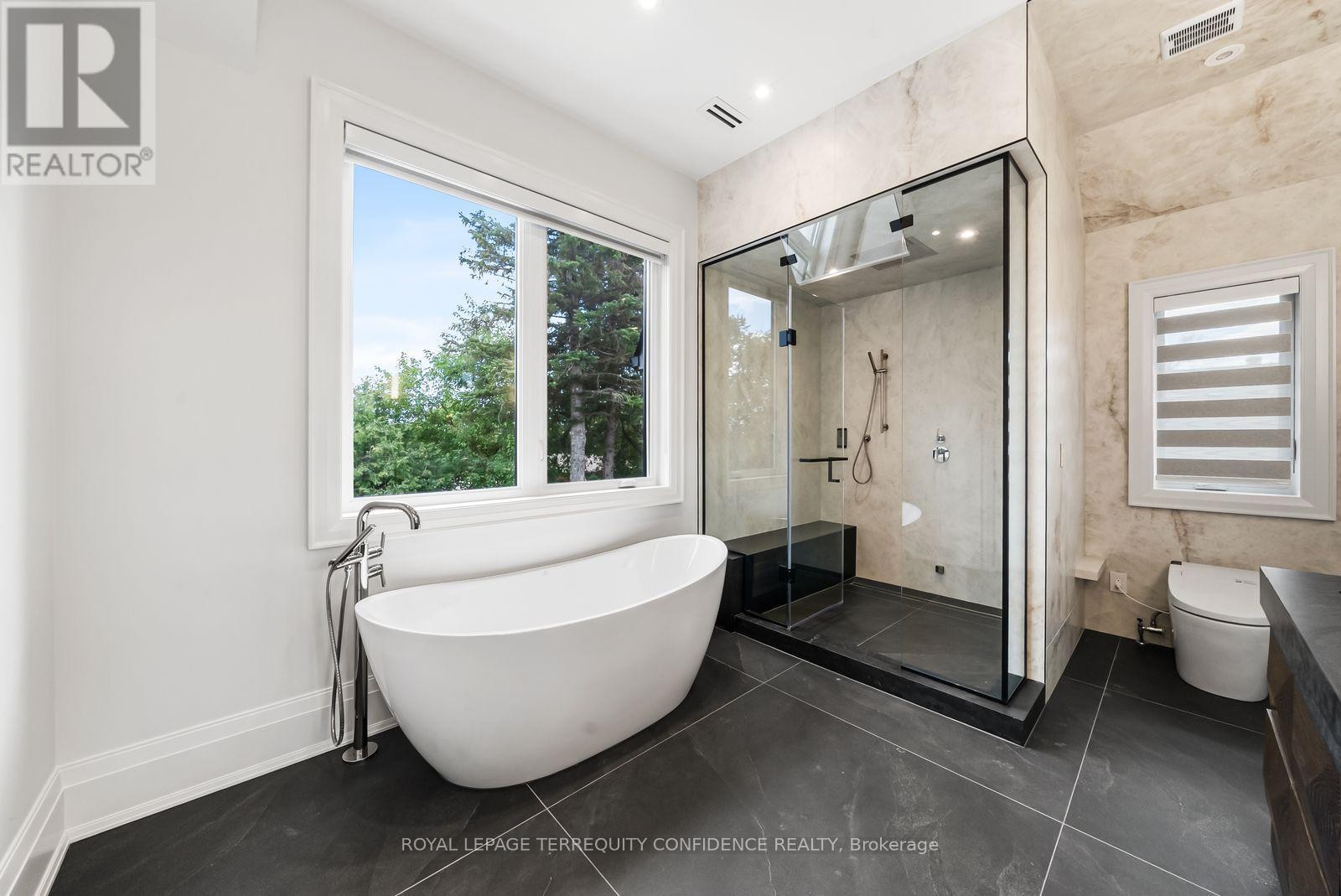 












31 PALOMINO CRESCENT

,
Toronto (Bayview Village),




Ontario
M2K1W2

