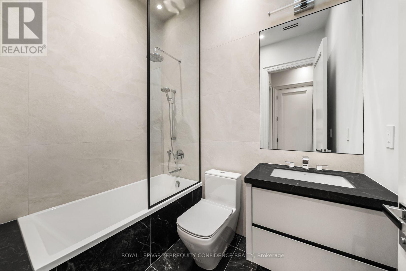 












31 PALOMINO CRESCENT

,
Toronto (Bayview Village),




Ontario
M2K1W2


