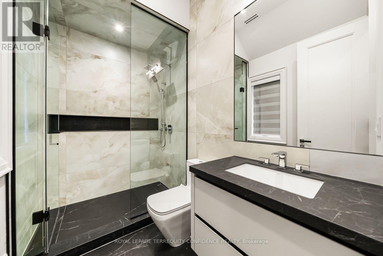 












31 PALOMINO CRESCENT

,
Toronto (Bayview Village),




Ontario
M2K1W2

