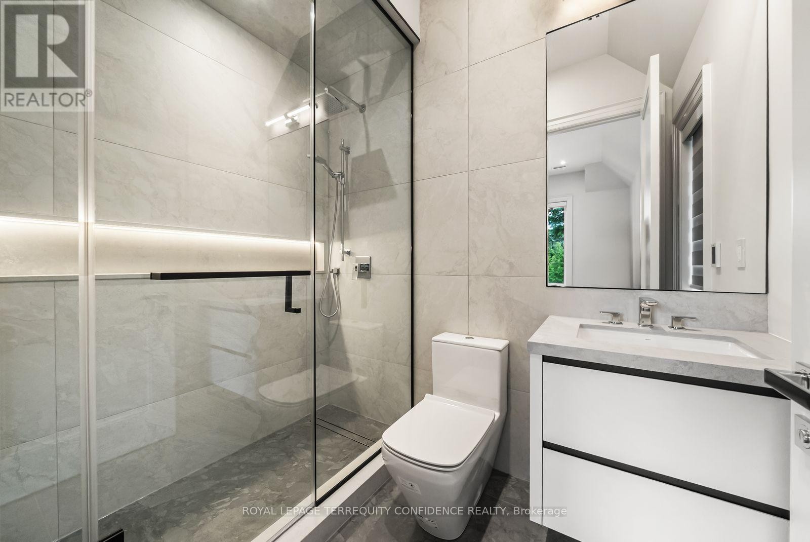 












31 PALOMINO CRESCENT

,
Toronto (Bayview Village),




Ontario
M2K1W2


