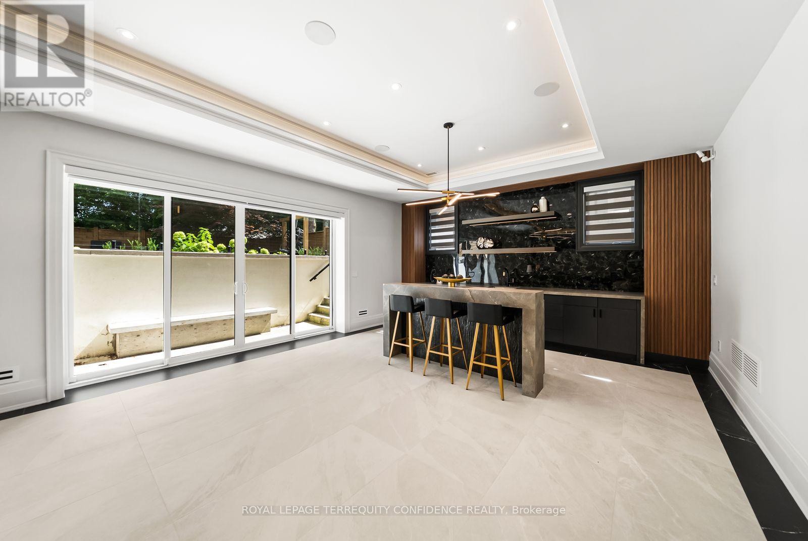 












31 PALOMINO CRESCENT

,
Toronto (Bayview Village),




Ontario
M2K1W2

