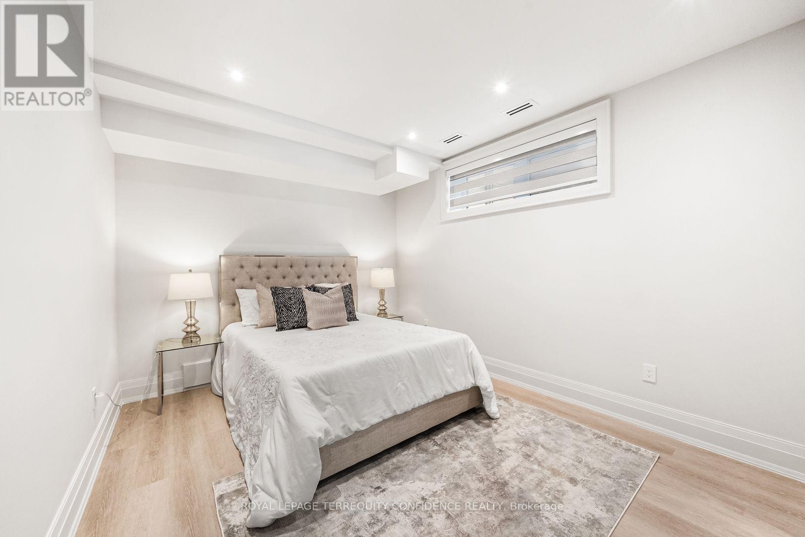 












31 PALOMINO CRESCENT

,
Toronto (Bayview Village),




Ontario
M2K1W2

