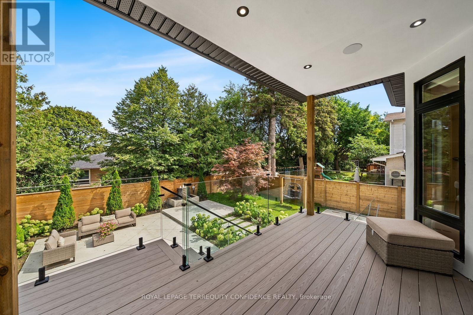 












31 PALOMINO CRESCENT

,
Toronto (Bayview Village),




Ontario
M2K1W2

