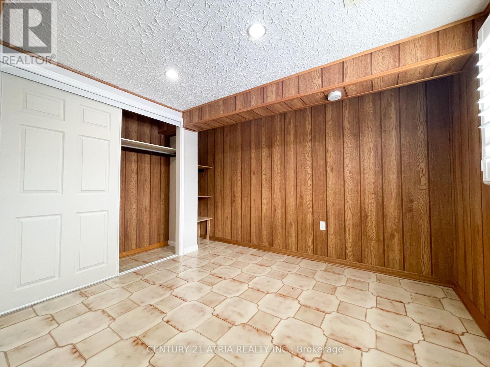 












LOWER - 27 PINDAR CRESCENT

,
Toronto (Pleasant View),




Ontario
M2J3L3

