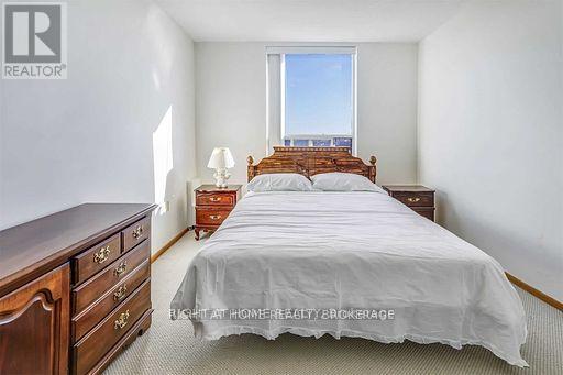 












1601 - 130 NEPTUNE DRIVE

,
Toronto (Englemount-Lawrence),




Ontario
M6A1X5

