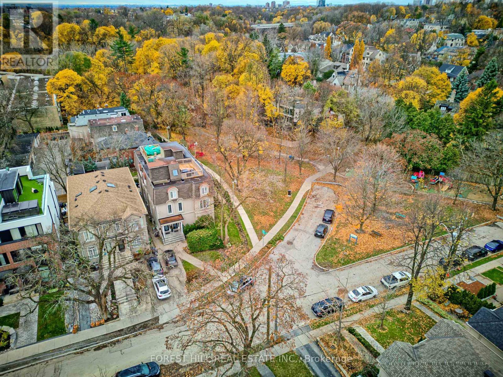












1 - 16 RELMAR ROAD

,
Toronto (Forest Hill South),




Ontario
M5P2Y5

