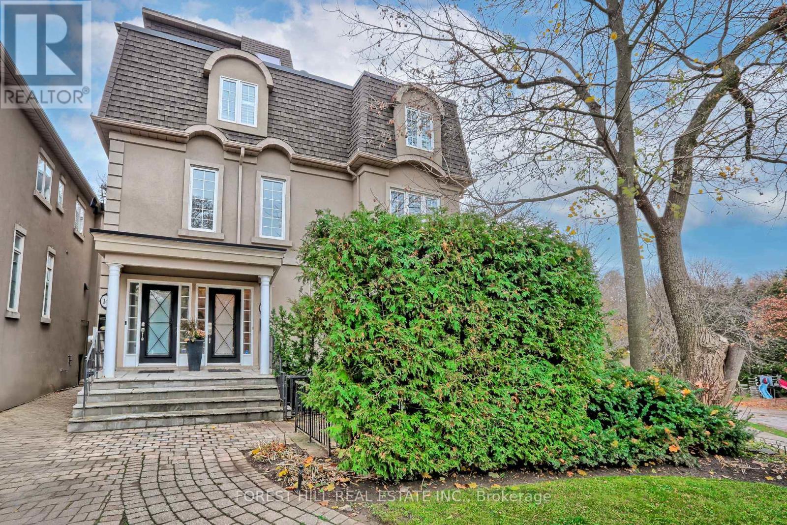 












1 - 16 RELMAR ROAD

,
Toronto (Forest Hill South),




Ontario
M5P2Y5

