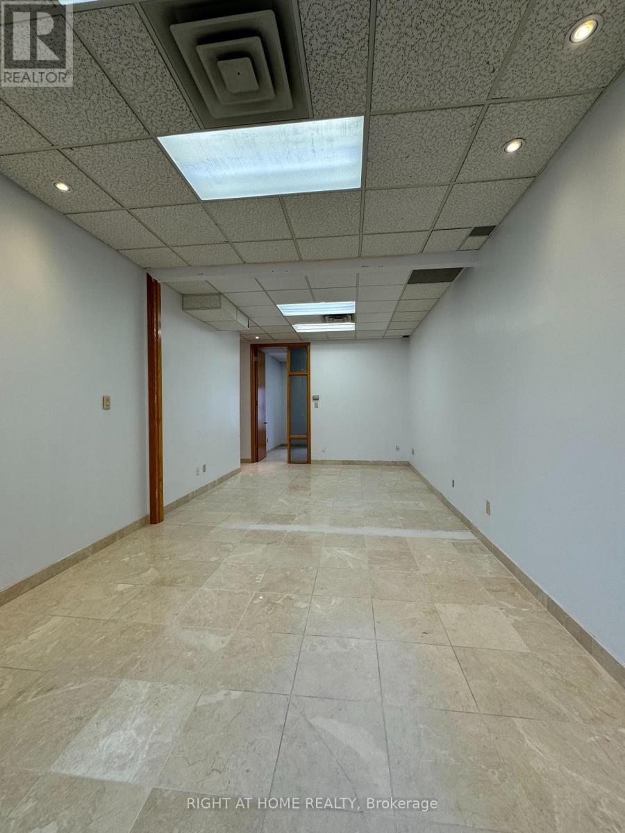 












1049 MCNICOLL AVENUE

,
Toronto (Steeles),




Ontario
M1W3W6

