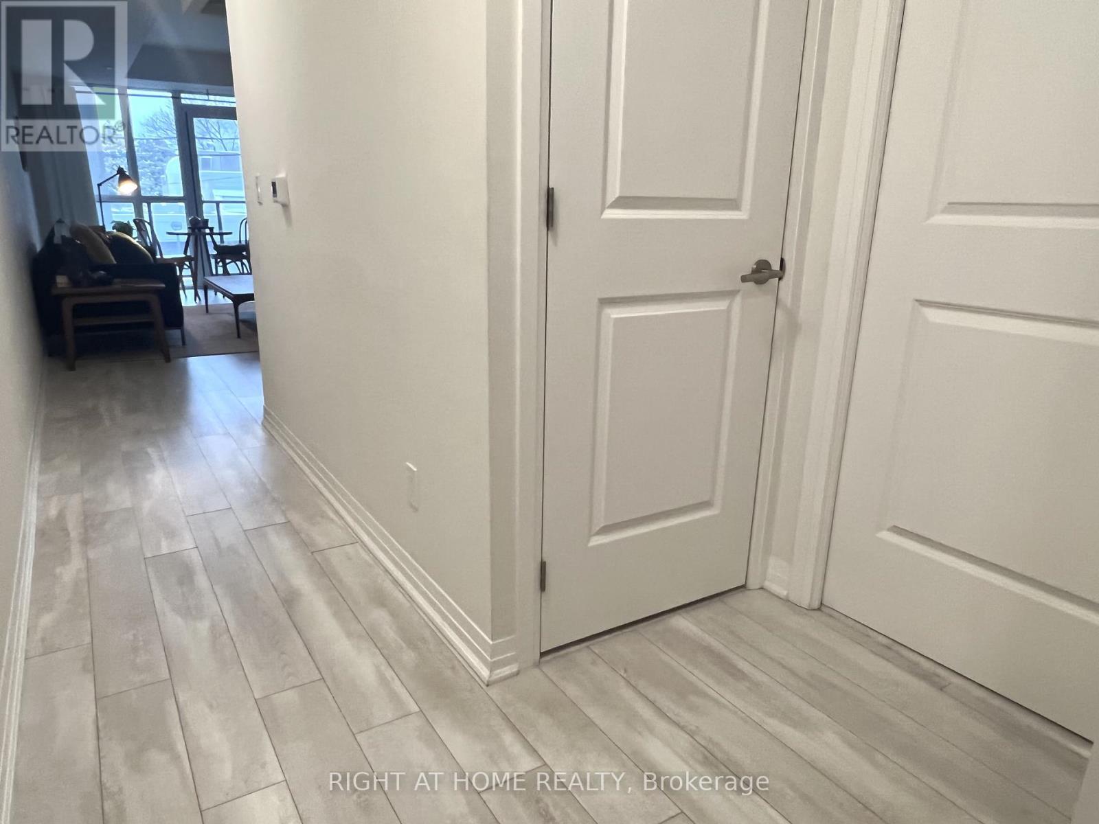 












202 - 1630 QUEEN STREET E

,
Toronto (The Beaches),




Ontario
M4L0B3

