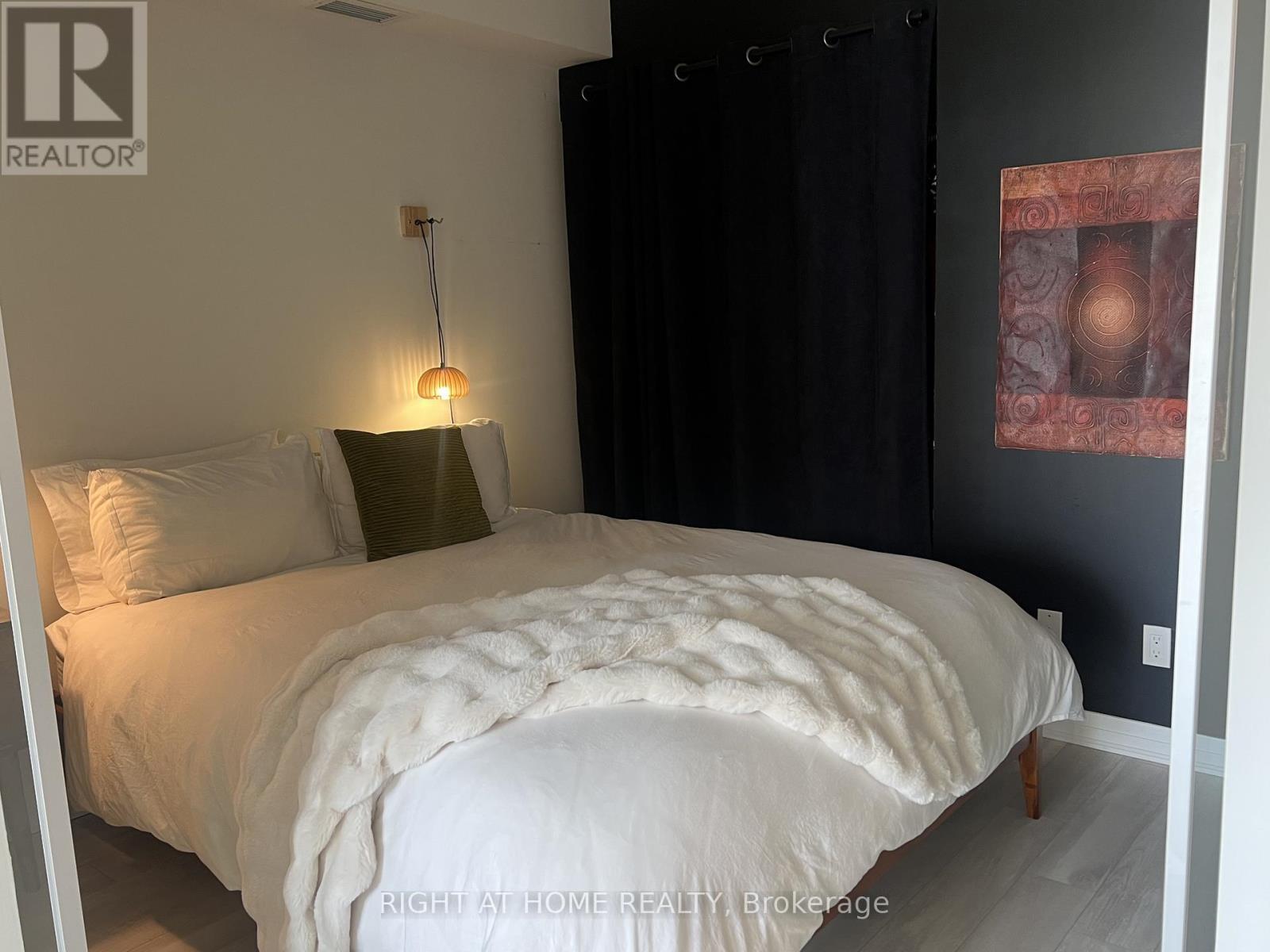 












202 - 1630 QUEEN STREET E

,
Toronto (The Beaches),




Ontario
M4L0B3

