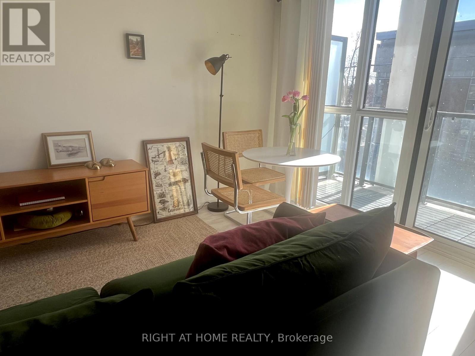 












202 - 1630 QUEEN STREET E

,
Toronto (The Beaches),




Ontario
M4L0B3

