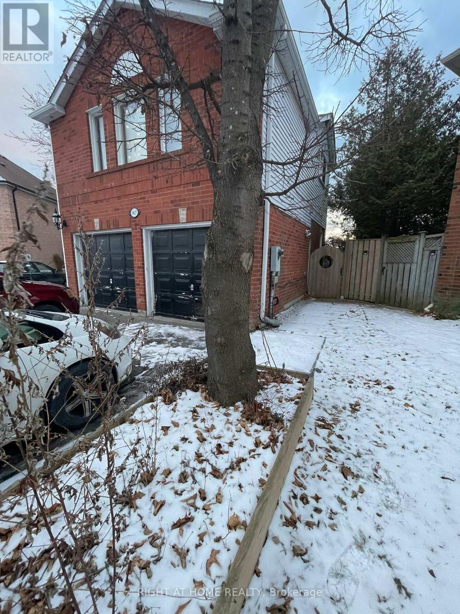 












1627 MIDDLETON STREET

,
Pickering (Brock Ridge),




Ontario
L1X2L5

