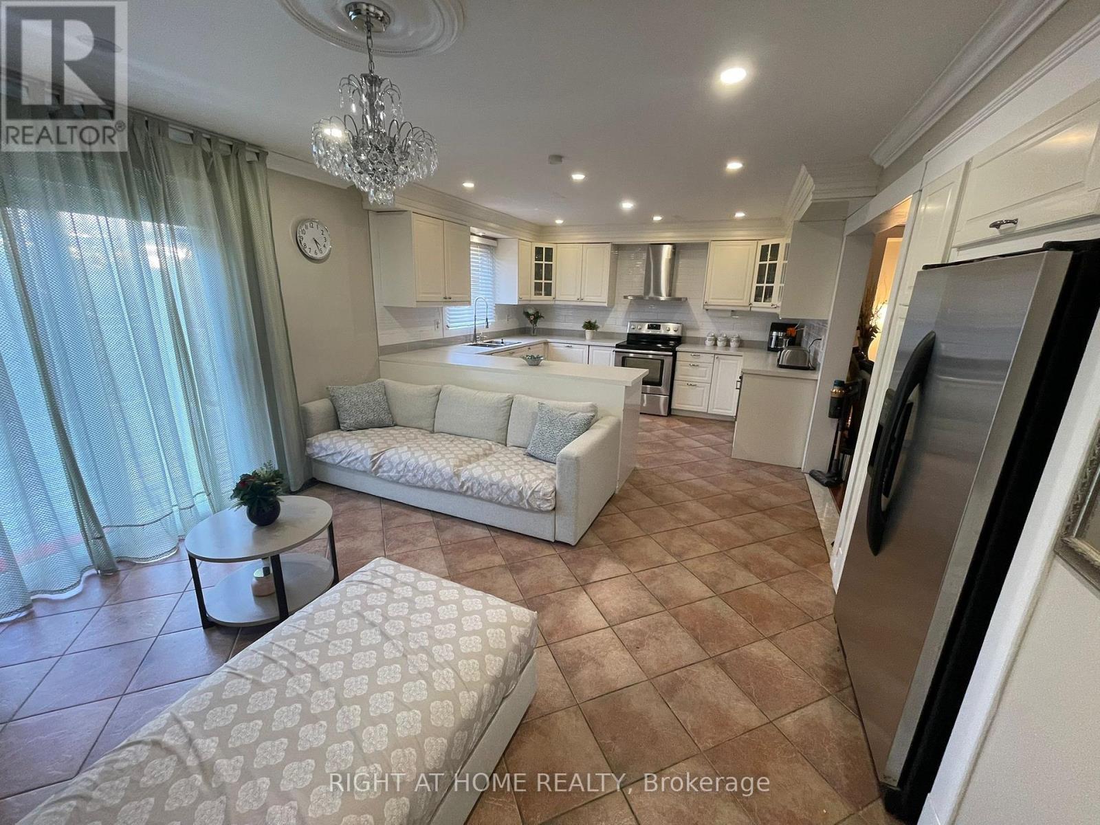 












1627 MIDDLETON STREET

,
Pickering (Brock Ridge),




Ontario
L1X2L5


