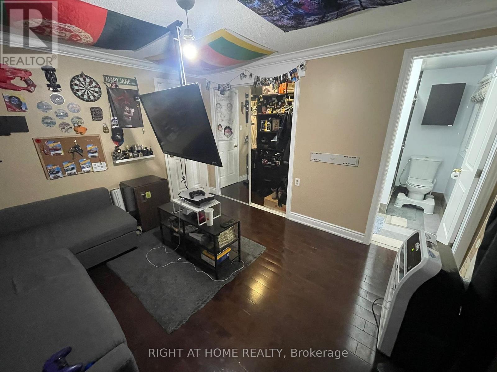 












1627 MIDDLETON STREET

,
Pickering (Brock Ridge),




Ontario
L1X2L5

